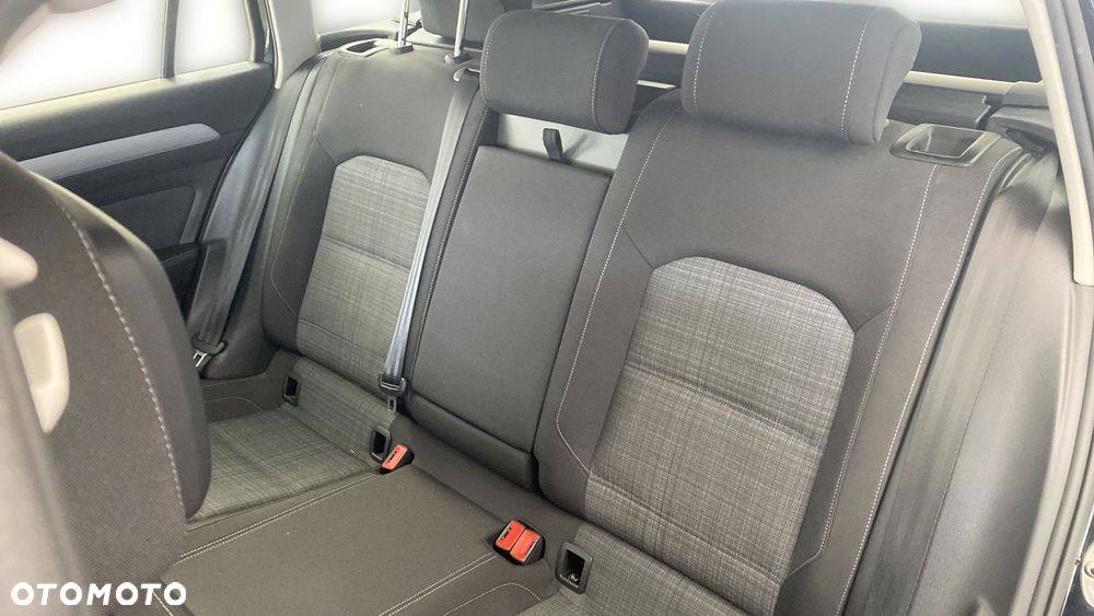 Volkswagen Passat - 13