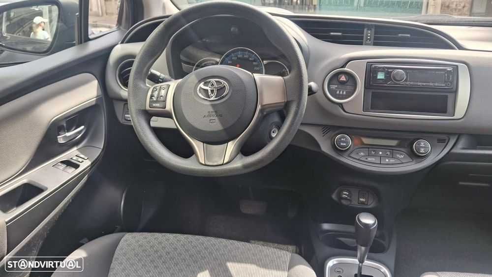 Toyota Yaris - 11