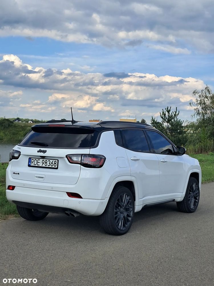 Jeep Compass - 24