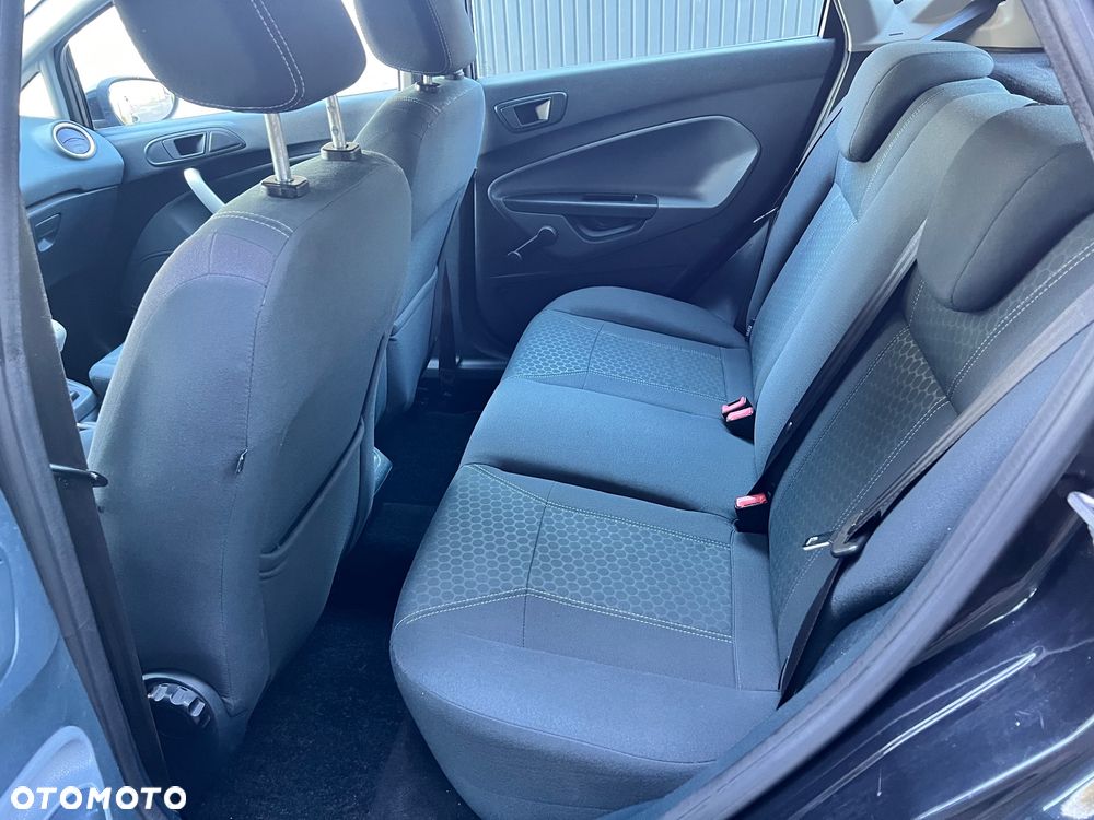 Ford Fiesta - 25