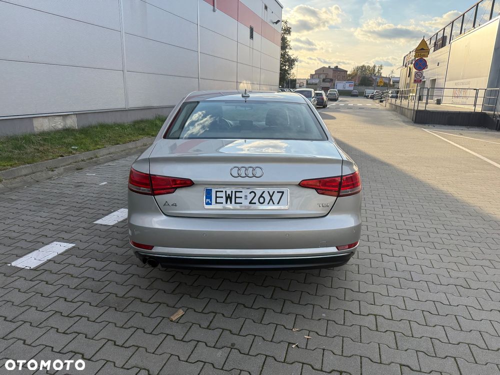 Audi A4 Limousine - 4