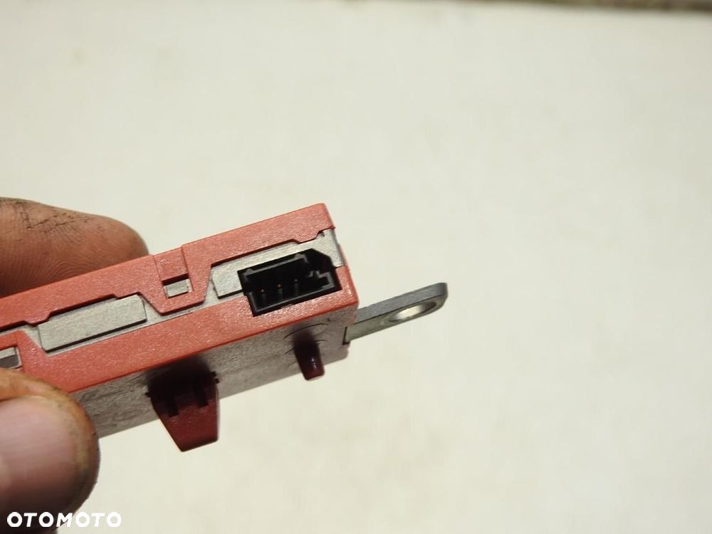 WZMACNIACZ ANTENA VOLVO V60 31260852 - 6