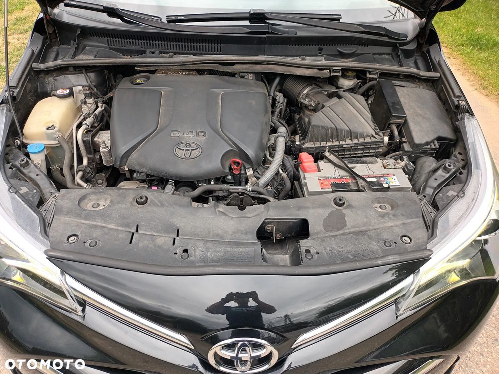 Toyota Avensis 2.0 D-4D Prestige - 28