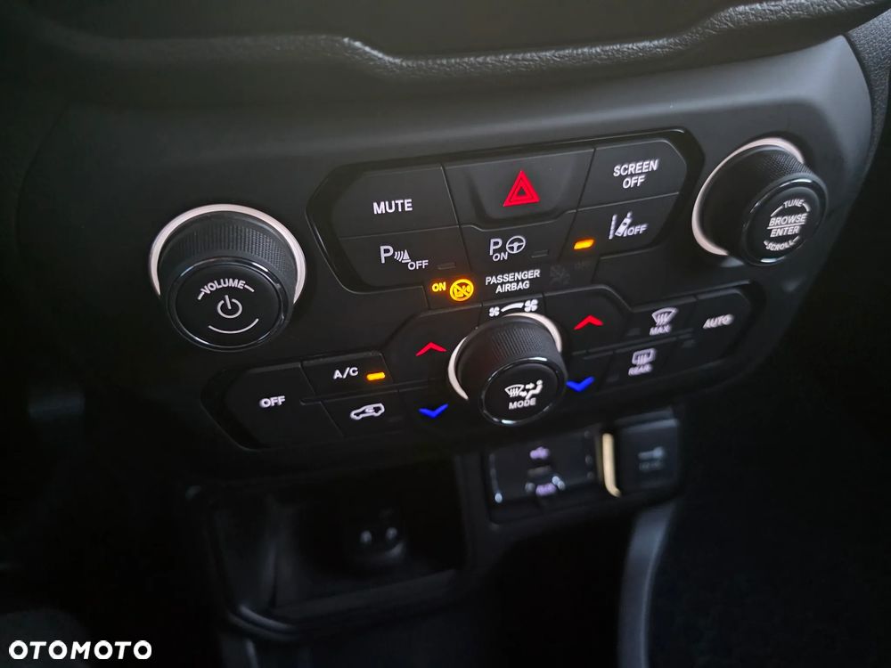 Jeep Renegade 1.0 T-GDI Limited - 29