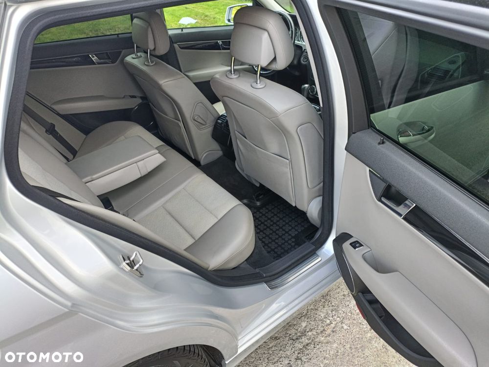 Mercedes-Benz Klasa C 200 CDI BlueEff Avantgarde - 11