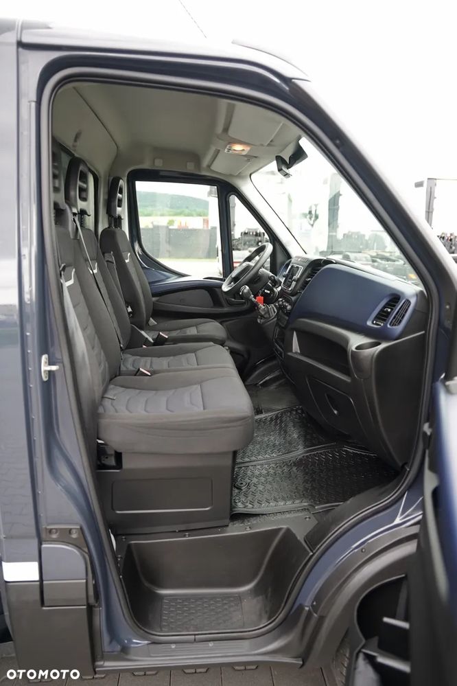 Iveco DAILY 35-NP / CNG /  KONTENER 4,3 m  / WINDA PALFINGER  / SPROWADZONY - 36