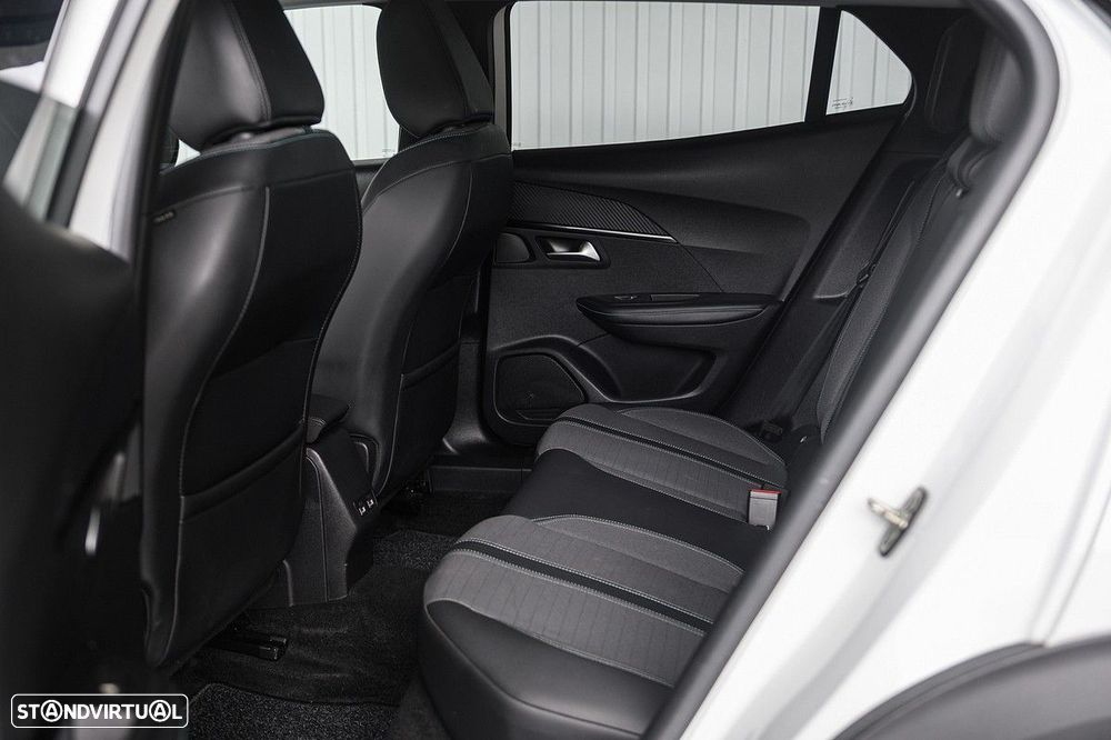 Peugeot e-2008 50 kWh Allure Pack - 21