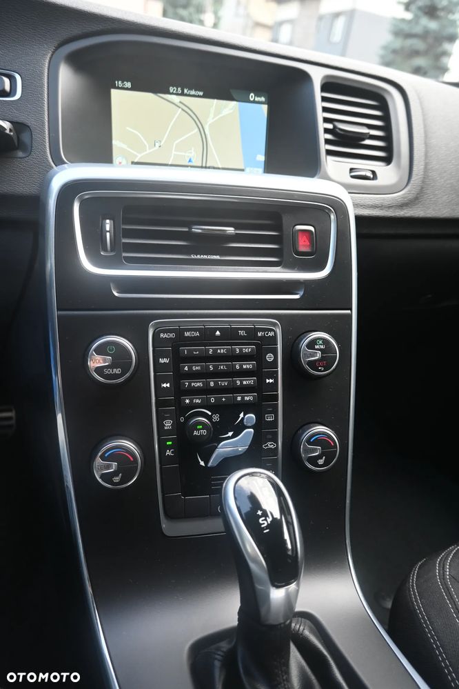 Volvo V60 D2 Drive-E Dynamic Edition (Kinetic) - 36