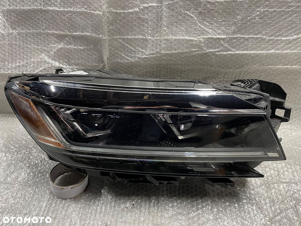 LAMPA PRAWA FULL LED PASSAT USA 561941082 - 7