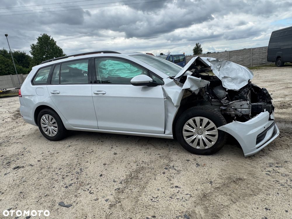 Volkswagen Golf 1.0 TSI (BlueMotion Technology) Trendline - 5