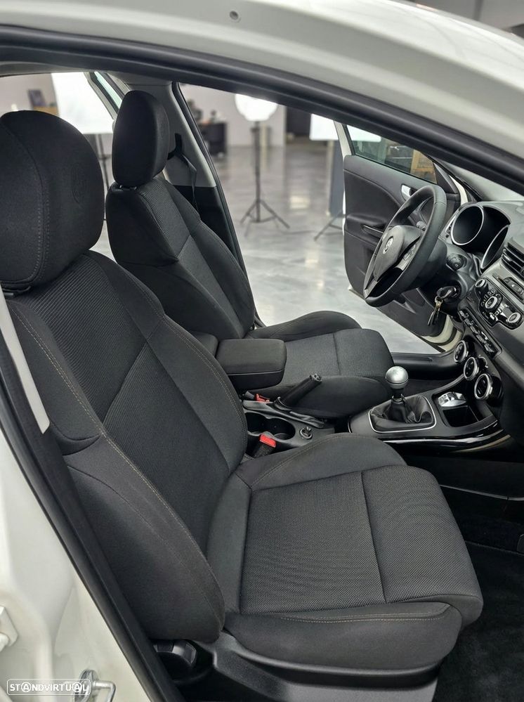 Alfa Romeo Giulietta 1.6 JTDM 16V - 10