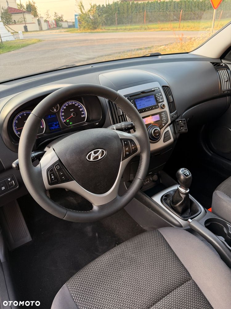 Hyundai i30 i30cw 1.4 blue Comfort - 23