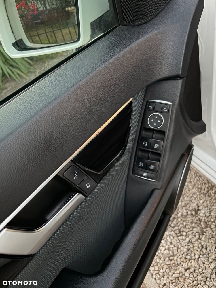 Mercedes-Benz Klasa C 220 CDI BlueEff Classic - 23