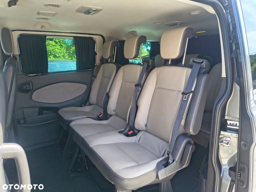Ford Tourneo Custom - 28