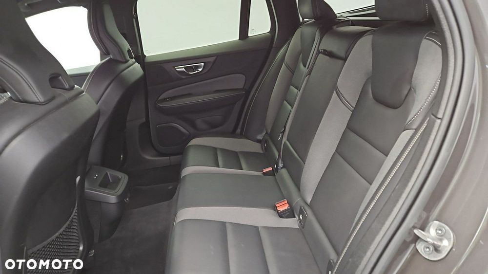 Volvo V60 B4 D Plus Dark - 20