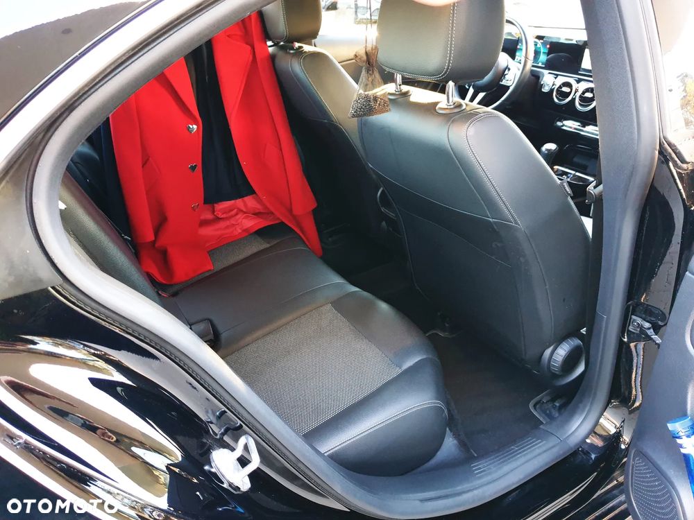 Mercedes-Benz CLA 180 d - 12