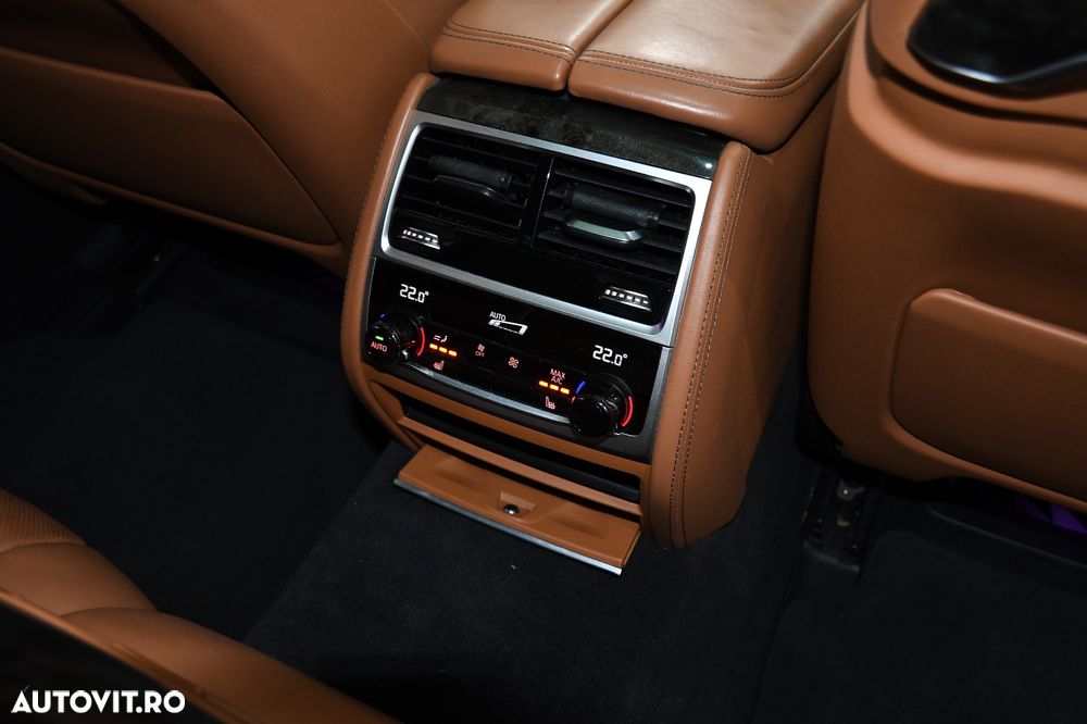 BMW Seria 7 730d xDrive - 33