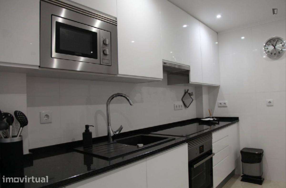 Quarto - localizado em Oeiras Lisbon - Grande imagem: 5/8