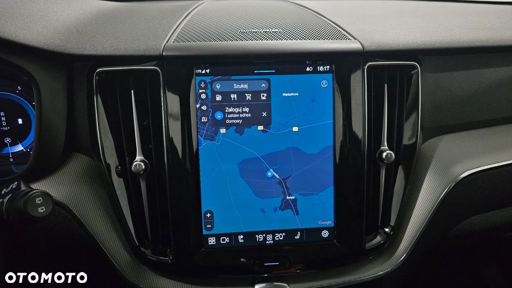 Volvo XC 60 B4 D Plus Dark - 30
