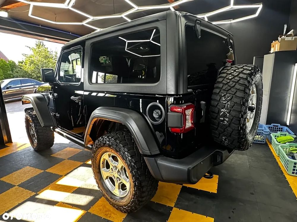 Jeep Wrangler - 4