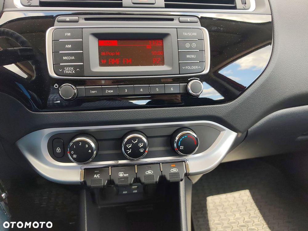 Kia Rio - 24