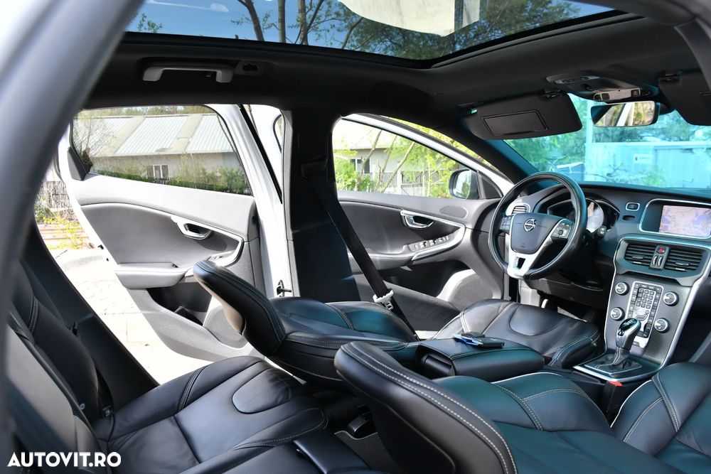 Volvo V40 D3 Geartronic RDesign - 6