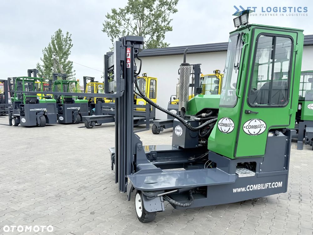 Combilift C3000 / DIESEL / TRIPLEX 4900MM / WOLNY SKOK / POZYCJONER WIDEŁ / OGRZEWANIE / PEŁNA KABINA / STAN IDEALNY / Szeroka oferta wózków czterokierunkowych i bocznych, dopasowanych do różnorodnych potrzeb i zastosowań - 25