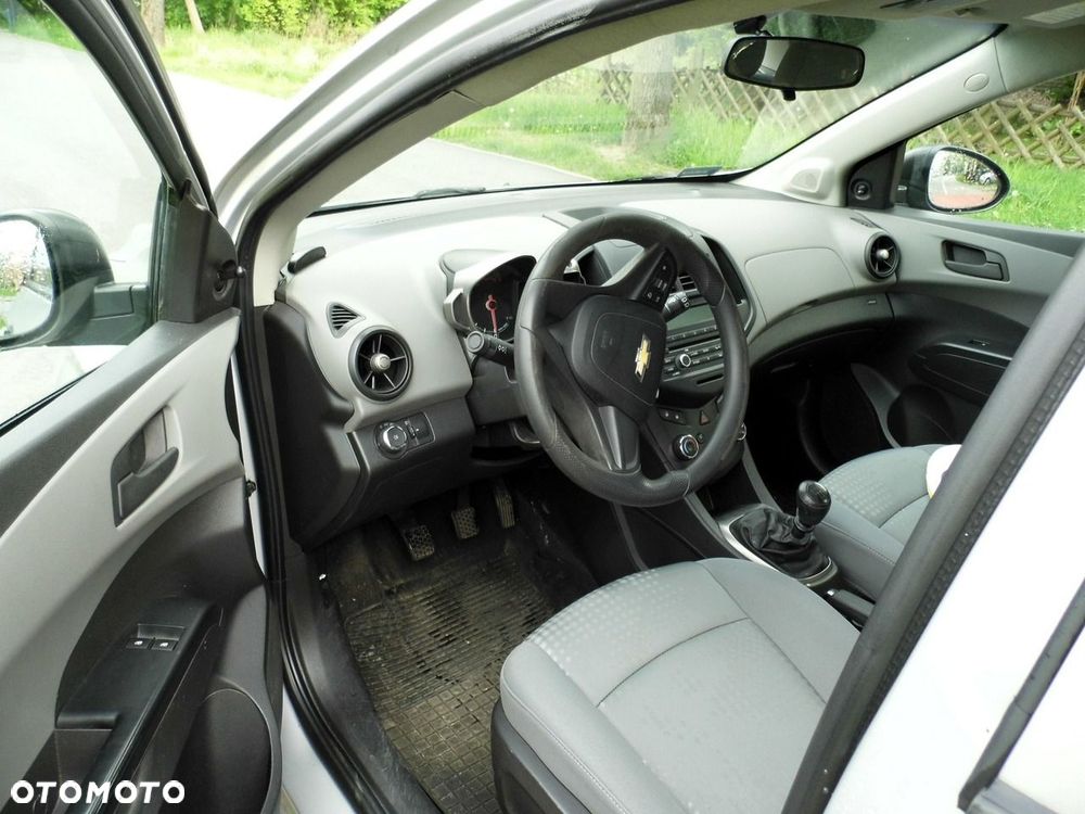 Chevrolet Aveo - 8