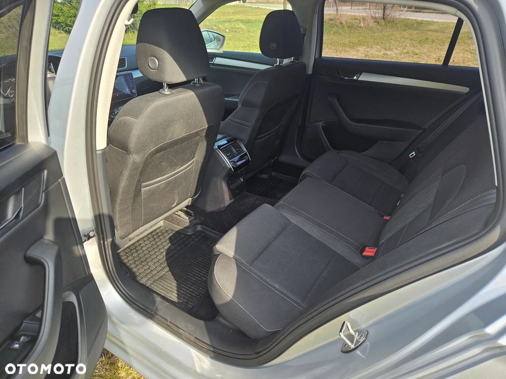 Skoda Superb 2.0 TDI SCR Ambition DSG - 14