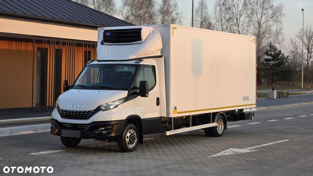 Iveco IVECO DAILY 3.0 180KM 50C18 ❗❗ ZABUDOWA IZOTERMA 12 EP / CARRIER XARIOS 500 / MROŹNIA -25 +25 GRZANIE / ZASILANIE ZEWNETRZNE /  NOWE OPONY / WINDA DHOLLANDIA 1000KG / NAVI + KAMERA COFANIA / RADAR / CHŁODNIA / SERWIS ASO / 50c15 50c18 35c18 72c18❗❗ JAK NOWY❗❗ - 10