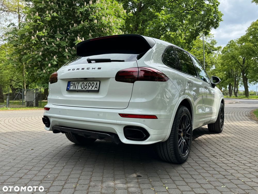 Porsche Cayenne Platinum Edition - 4