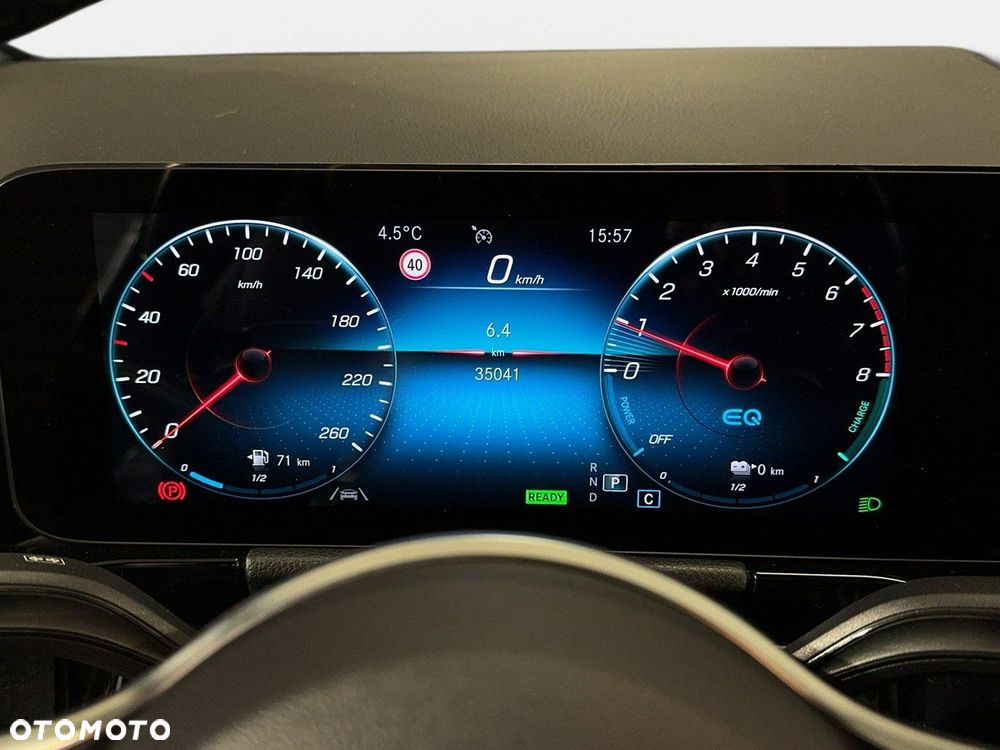 Mercedes-Benz GLA - 23