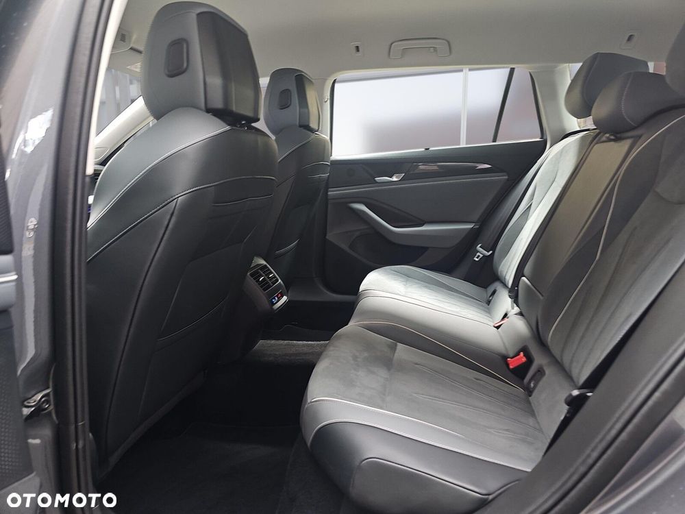 Volkswagen Passat - 10