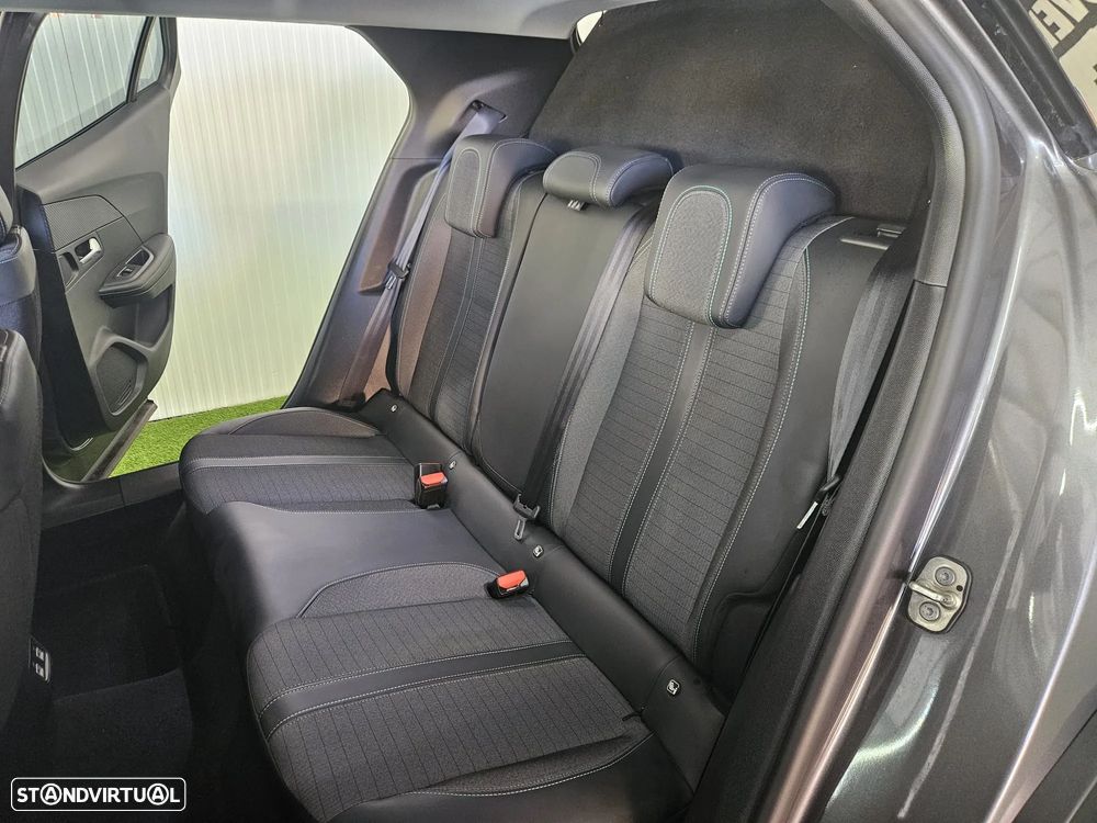 Peugeot 2008 1.5 BlueHDi Allure Pack - 26