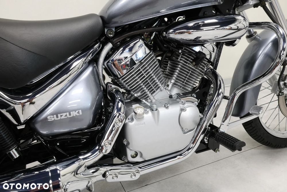 Suzuki Intruder - 24