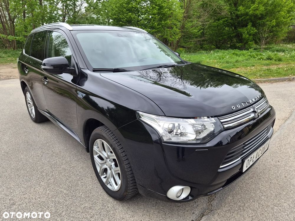 Mitsubishi Outlander 2.0 4WD Top - 14