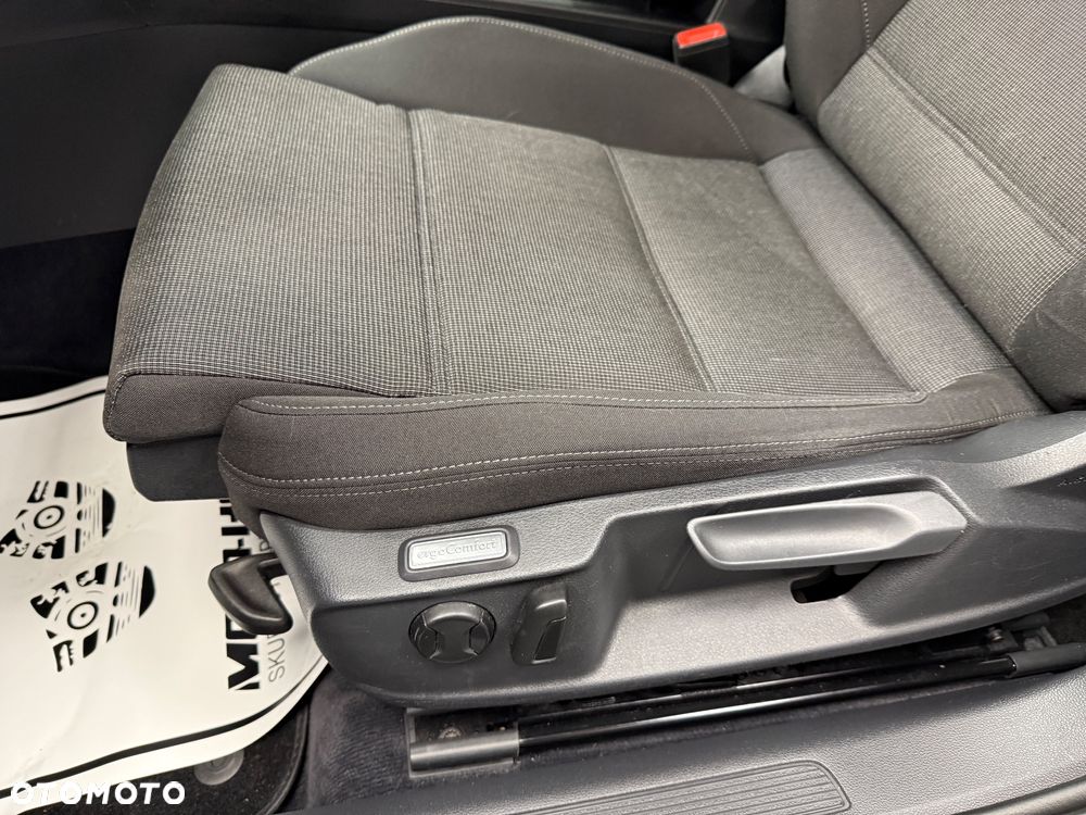 Volkswagen Passat - 18