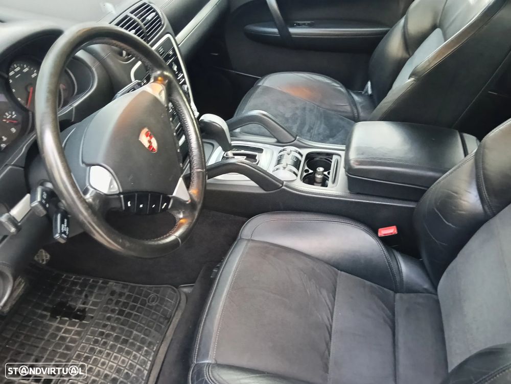 Porsche Cayenne Standard - 12