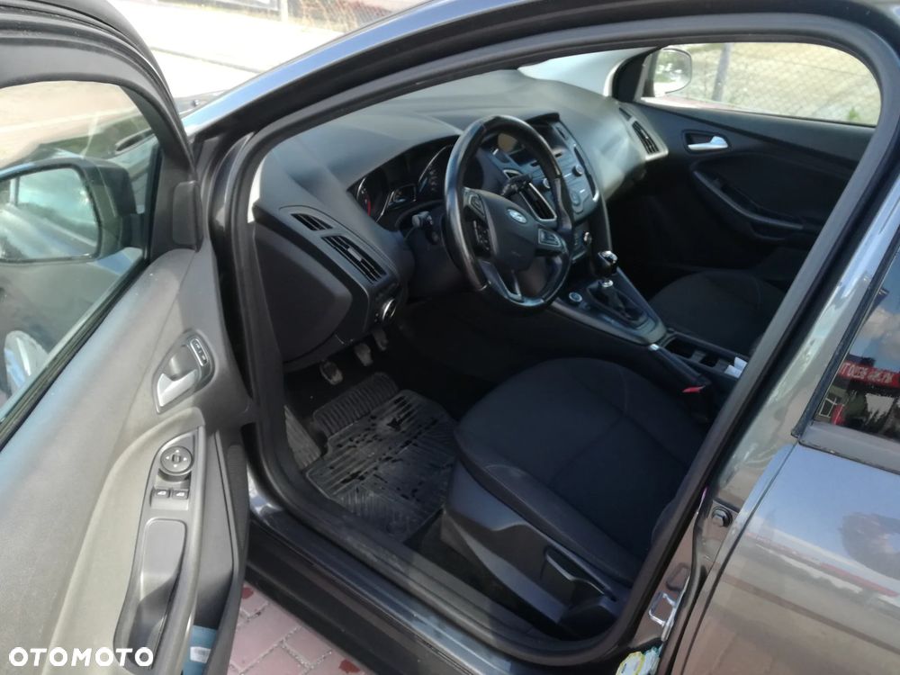 Ford Focus 1.0 EcoBoost Trend - 10