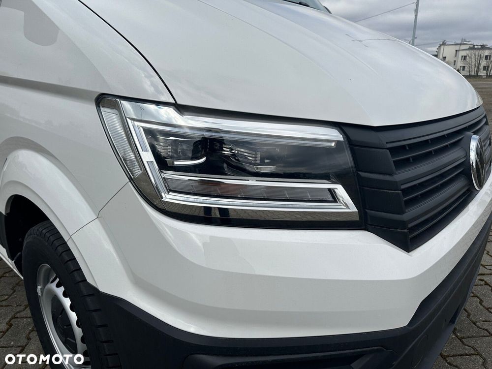 Volkswagen Crafter Crafter 35 Podwozie z pojedynczą kabiną silnik: 2,0 l EURO VI SCR 163 KM / skrzynia biegów: Przedni napęd automatyczna 8-biegowa rozstaw osi: 4490 mm - 19