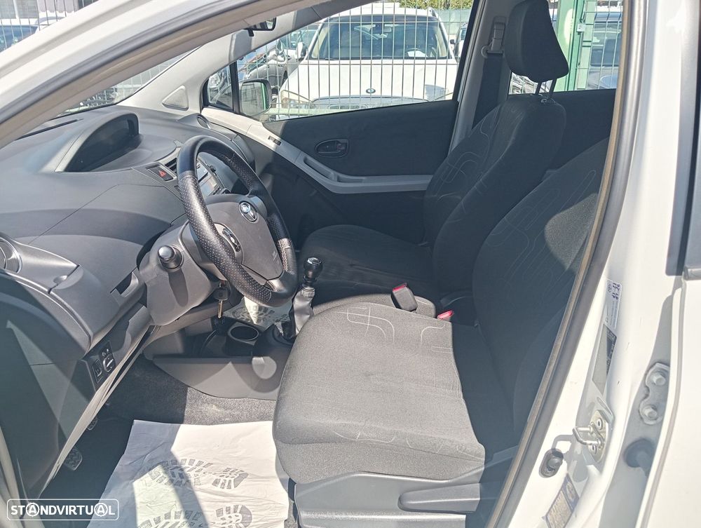 Toyota Yaris 1.4 D-4D ACtive - 7