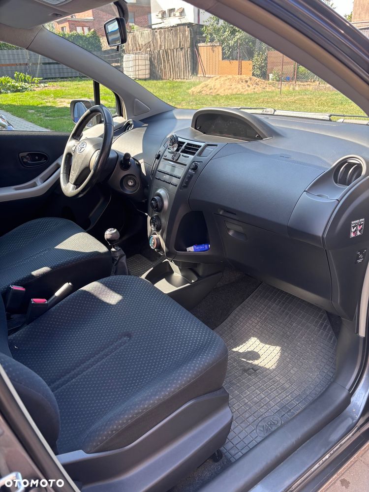 Toyota Yaris 1.33 Luna - 8