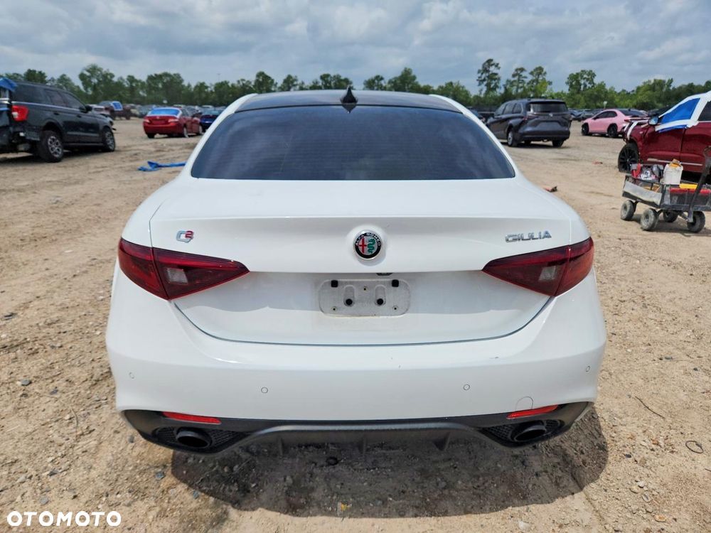 Alfa Romeo Giulia 2.0 Turbo 16V AT8 Veloce Ti - 5