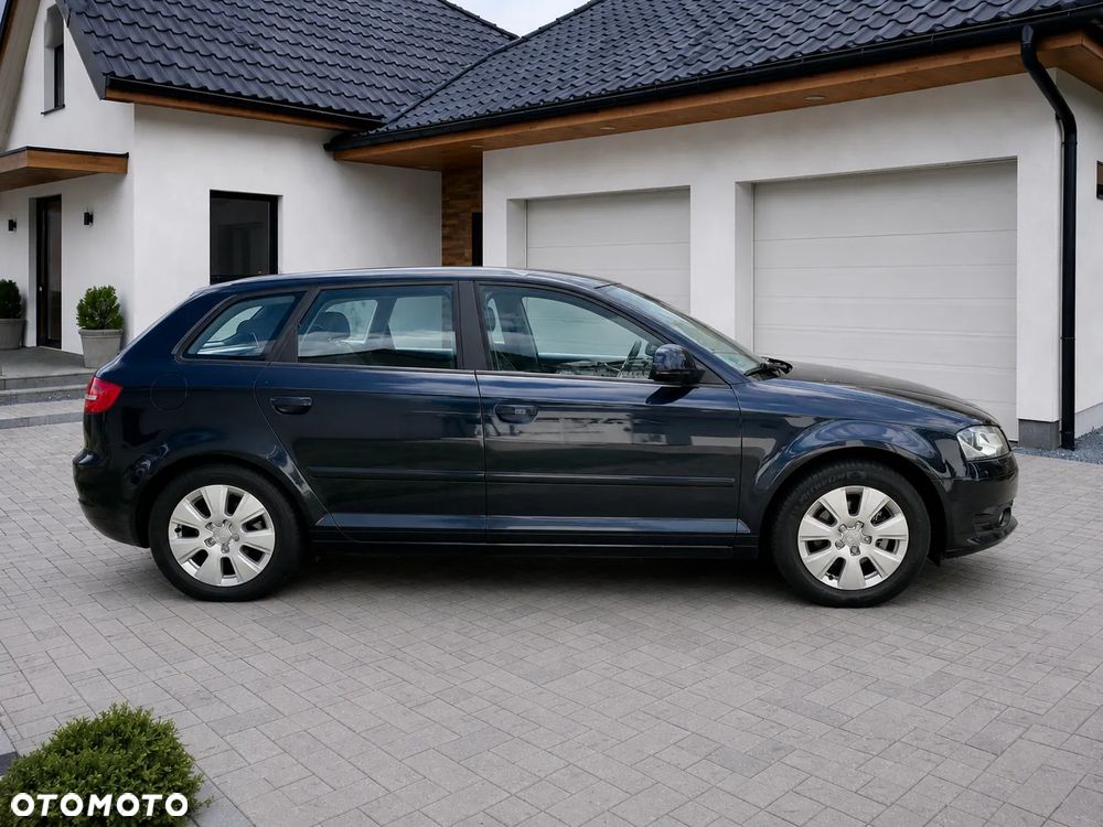 Audi A3 Sportback 1.4 TFSI Attraction - 4