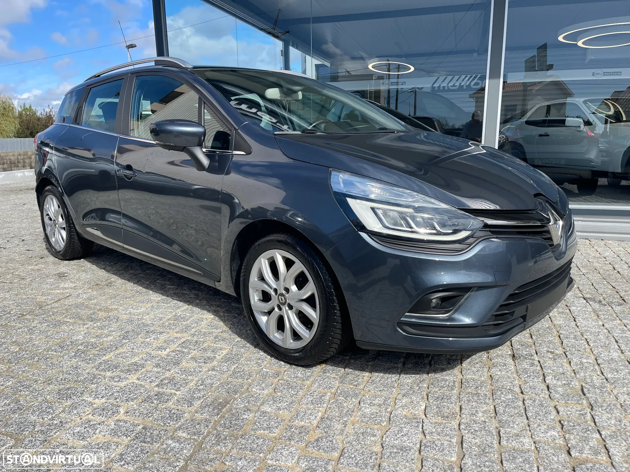 Renault Clio Sport Tourer (Energy) dCi 90 Start & Stop INTENS - 2