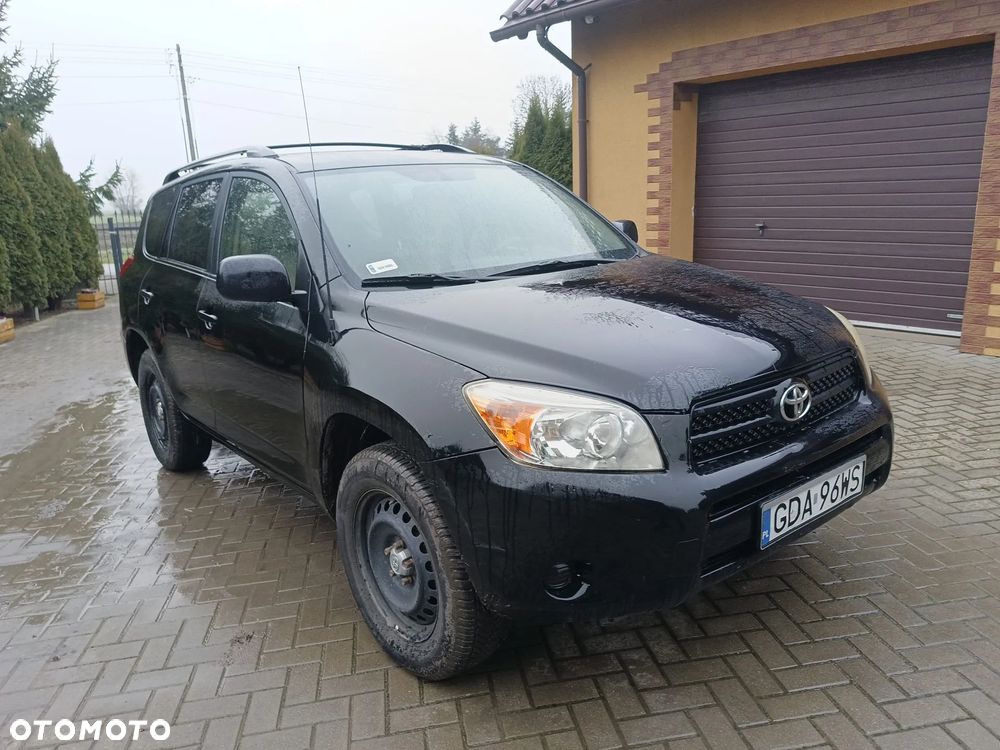 Toyota RAV4 - 1