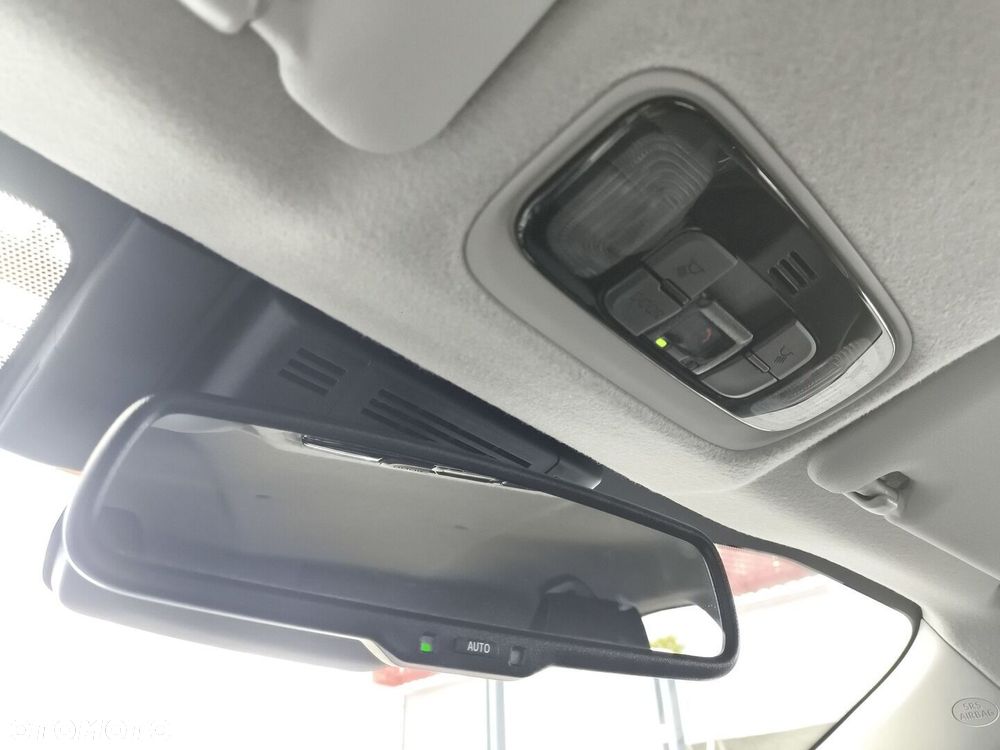 Toyota Yaris Hybrid 1.5 Style - 28