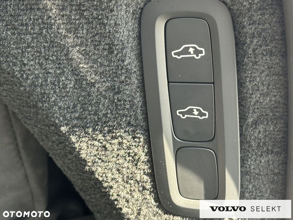 Volvo XC 90 - 22