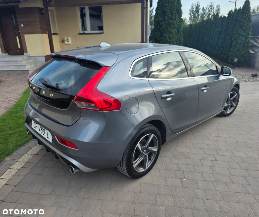 Volvo V40 D2 Drive-E R-Design Momentum - 4