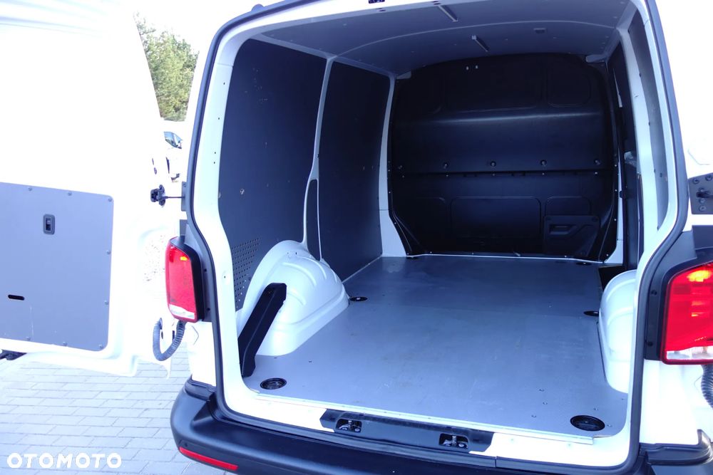 Volkswagen Transporter  T6 Automat 2.0 TDI 150 KM  L1H1 Klima Webasto - 9